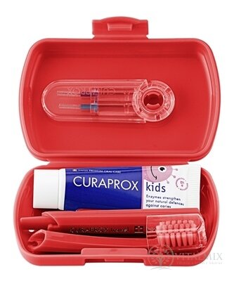 CURAPROX Kids travel set červený (1x zubní kartáček, 2x mezizubní kartáček CPS, 1x zubní pasta meloun 6+ 10 ml, 1x nálepka) 1x1 set