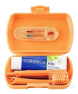 CURAPROX Kids travel set oranžový (1x zubní kartáček, 2x mezizubní kartáček CPS, 1x zubní pasta máta 6+ 10 ml, 1x nálepka) 1x1 set