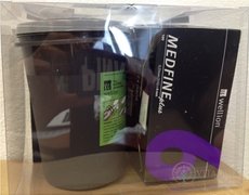 Wellion MEDFINE plus Penneedles 6 mm jehla na aplikaci inzulínu pomocí pera 100 ks + nádoba na na použité jehly, 1x1 set